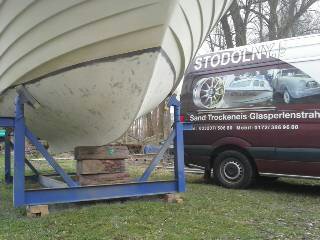  Gerät oder Metalloberfläche im Strahlprozess