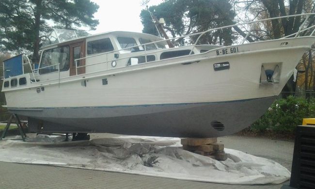  Boot nach dem Sandstrahlen mit gereinigter Oberfläche