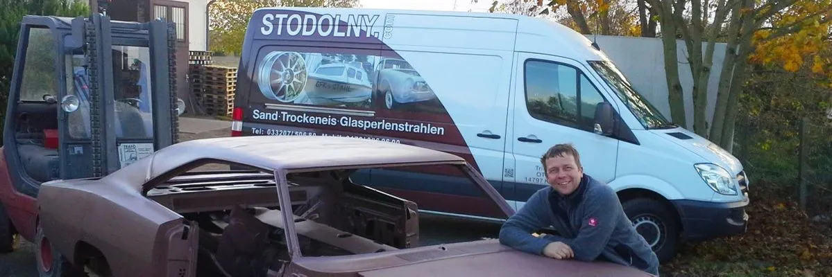  Beschichtete Fahrzeugkarosserie nach Oberflächenbearbeitung